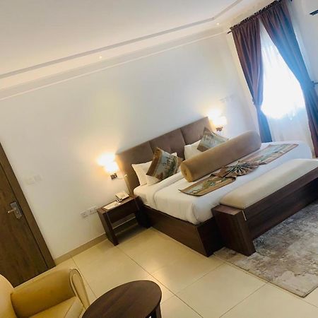 Swiss Pearl Continental Suite Wupa 外观 照片
