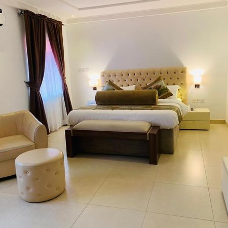 Swiss Pearl Continental Suite Wupa 外观 照片