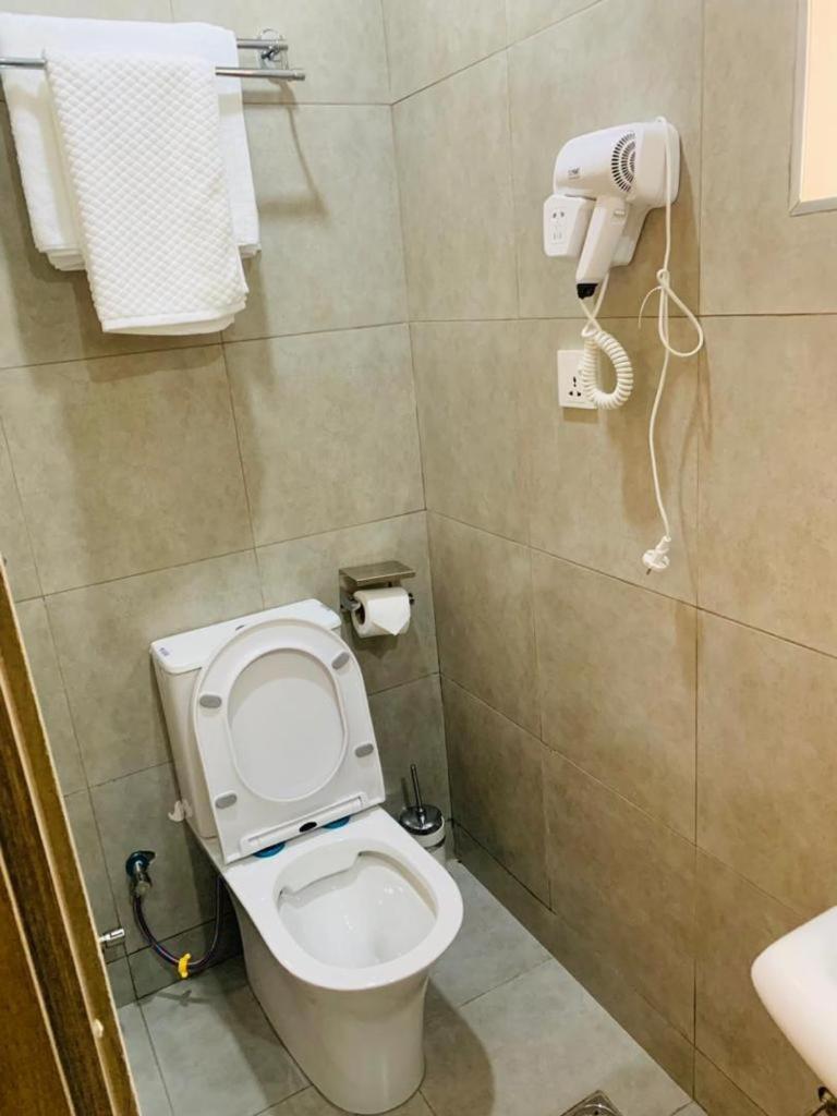 Swiss Pearl Continental Suite Wupa 外观 照片