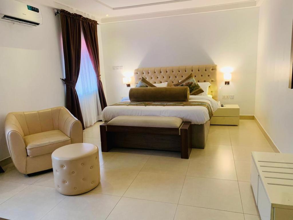 Swiss Pearl Continental Suite Wupa 外观 照片